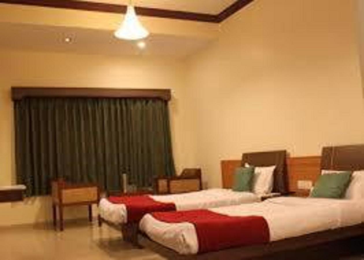 Jaffer Bhai'S Brickland Hotel Панчгани Екстериор снимка