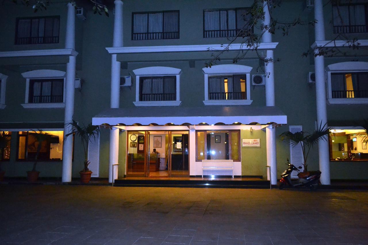 Jaffer Bhai'S Brickland Hotel Панчгани Екстериор снимка